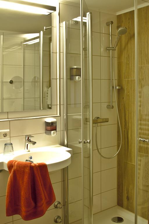 Gasthof - Hotel Zum Loewen Schwabthal ภายนอก รูปภาพ